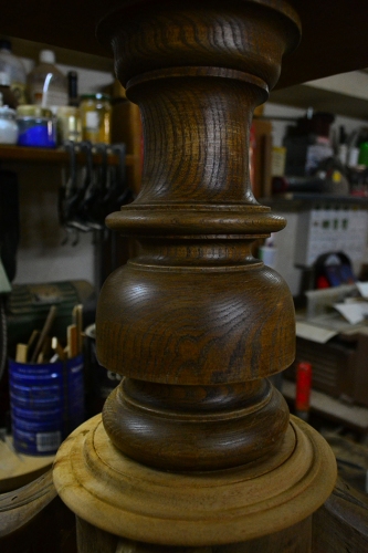 An-English-Victorian-walnut-center-table-with-satinwood-marquetry-decoration-23