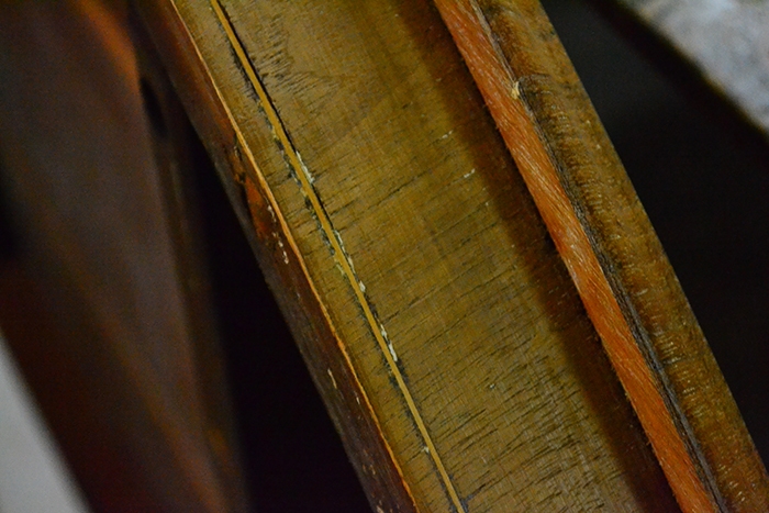 An-English-Victorian-walnut-center-table-with-satinwood-marquetry-decoration-25
