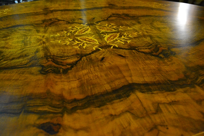 An-English-Victorian-walnut-center-table-with-satinwood-marquetry-decoration-38