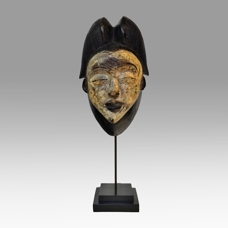 An African Punu mask